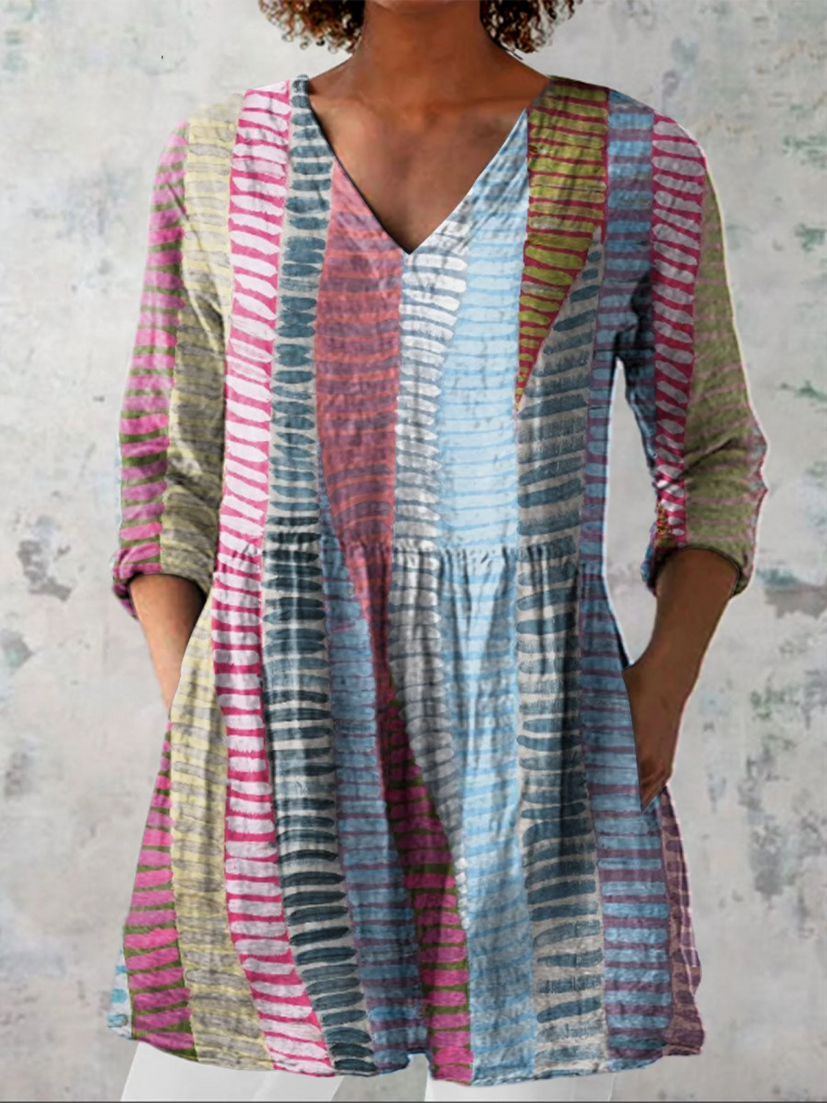 Celosia - Long Blouse with V-Neck