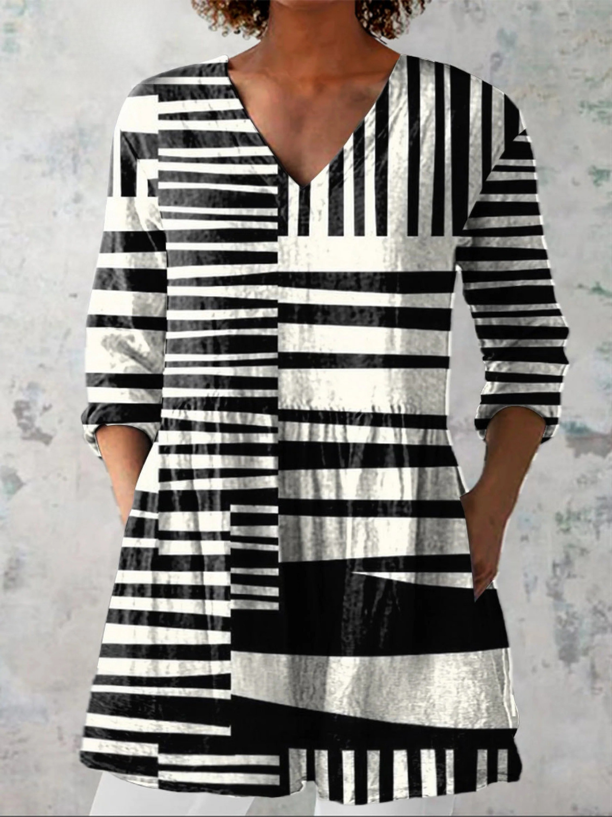Nellie – Long Blouse with Statement Pattern