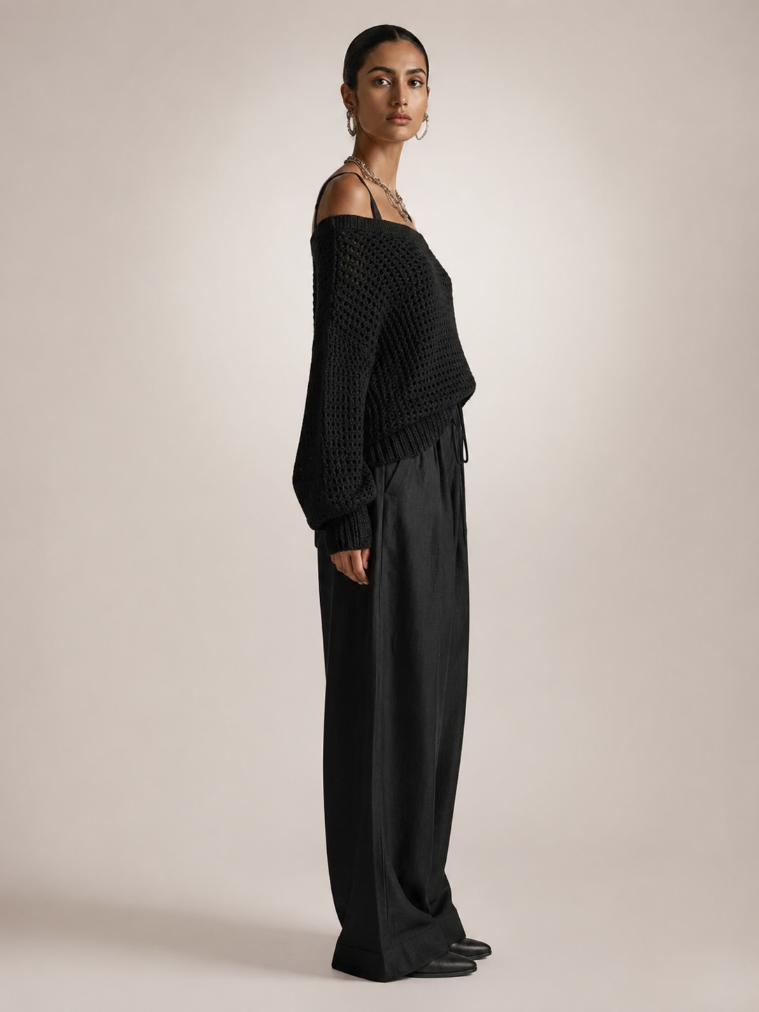 Ariana – Off-Shoulder Two-Piece Trouser Set