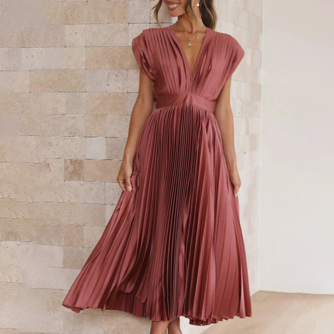 Evie - Timeless Pleated Midi Dress