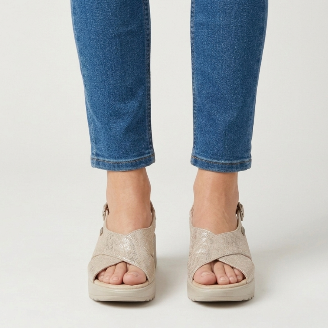 Rumi - Cushioned Platform Sandals
