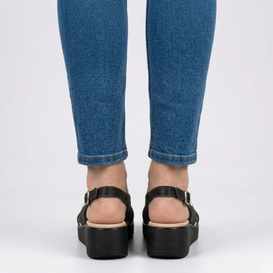 Rumi - Cushioned Platform Sandals