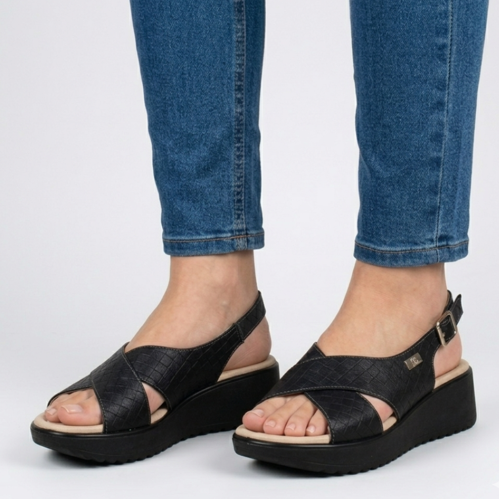 Rumi - Cushioned Platform Sandals