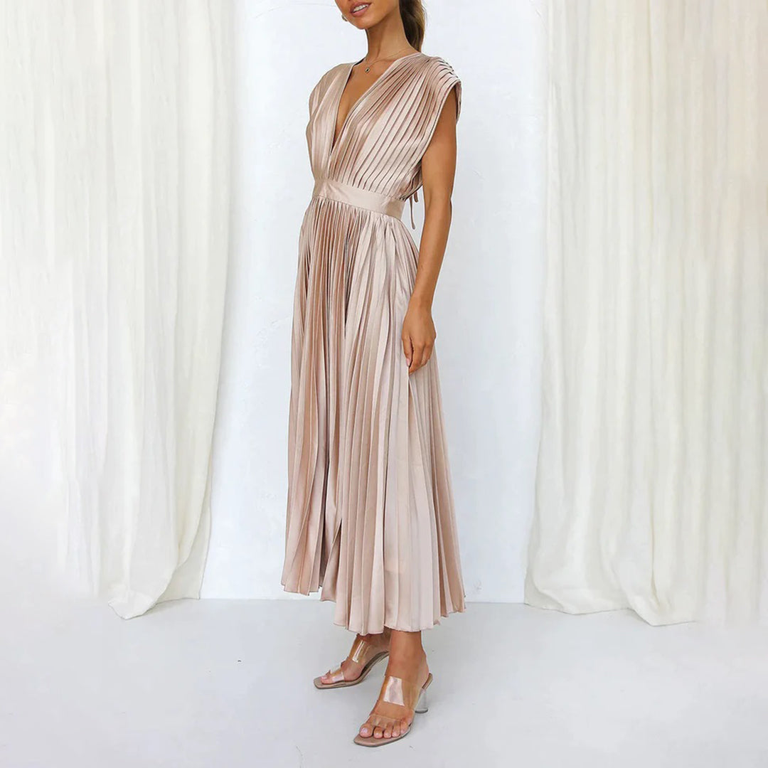 Evie - Timeless Pleated Midi Dress
