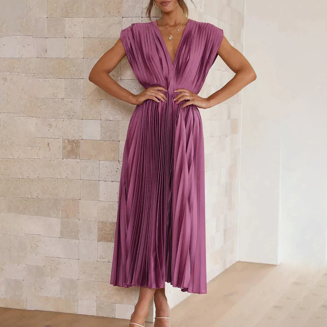 Evie - Timeless Pleated Midi Dress