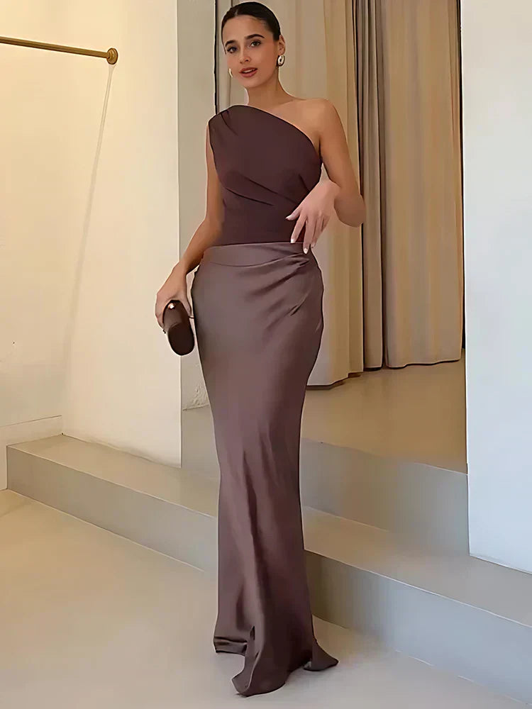 Charlotte - Maxi Dress with a Guilt in Satin