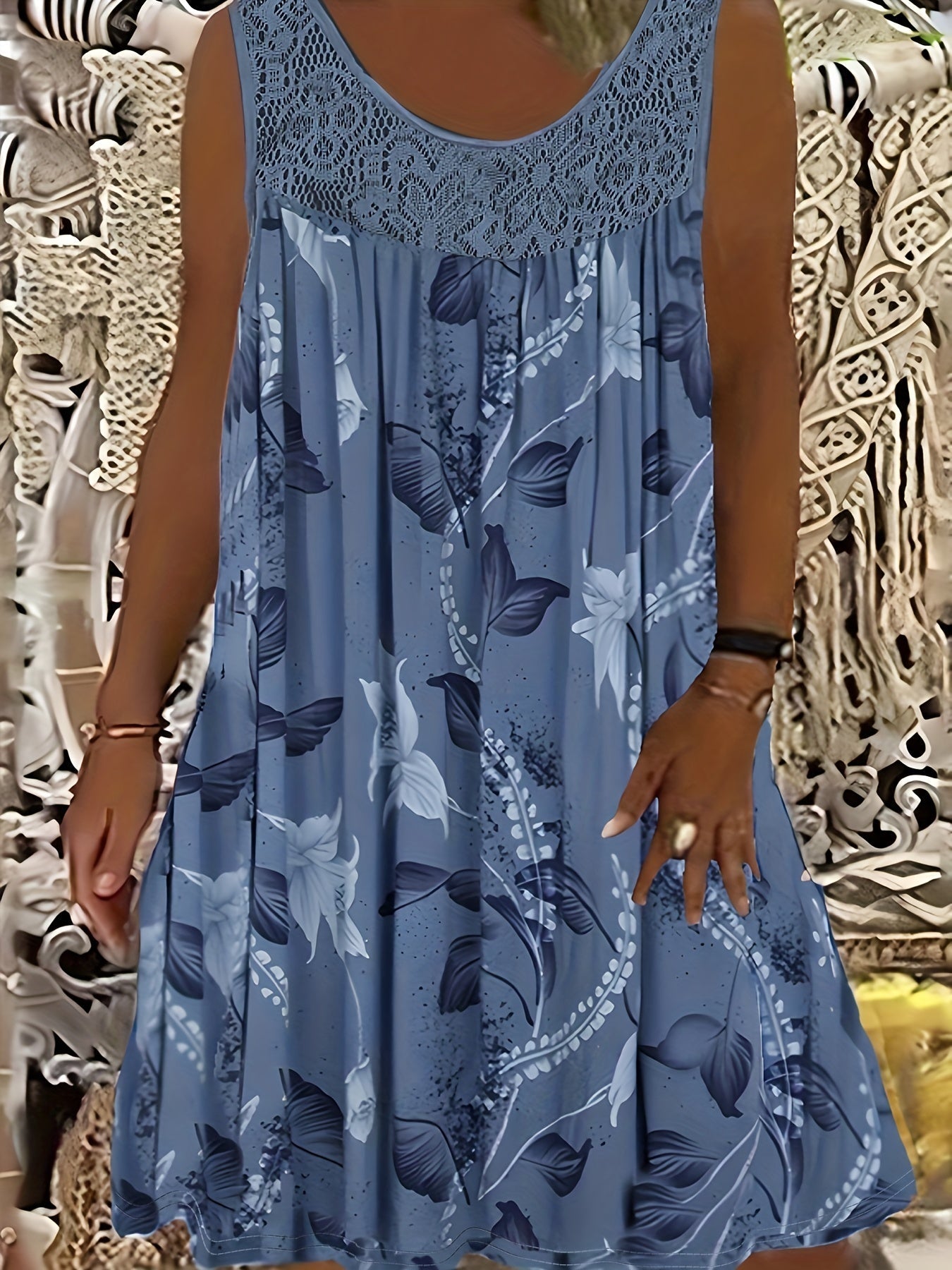 Vivien – Floral Lace Midi Dress