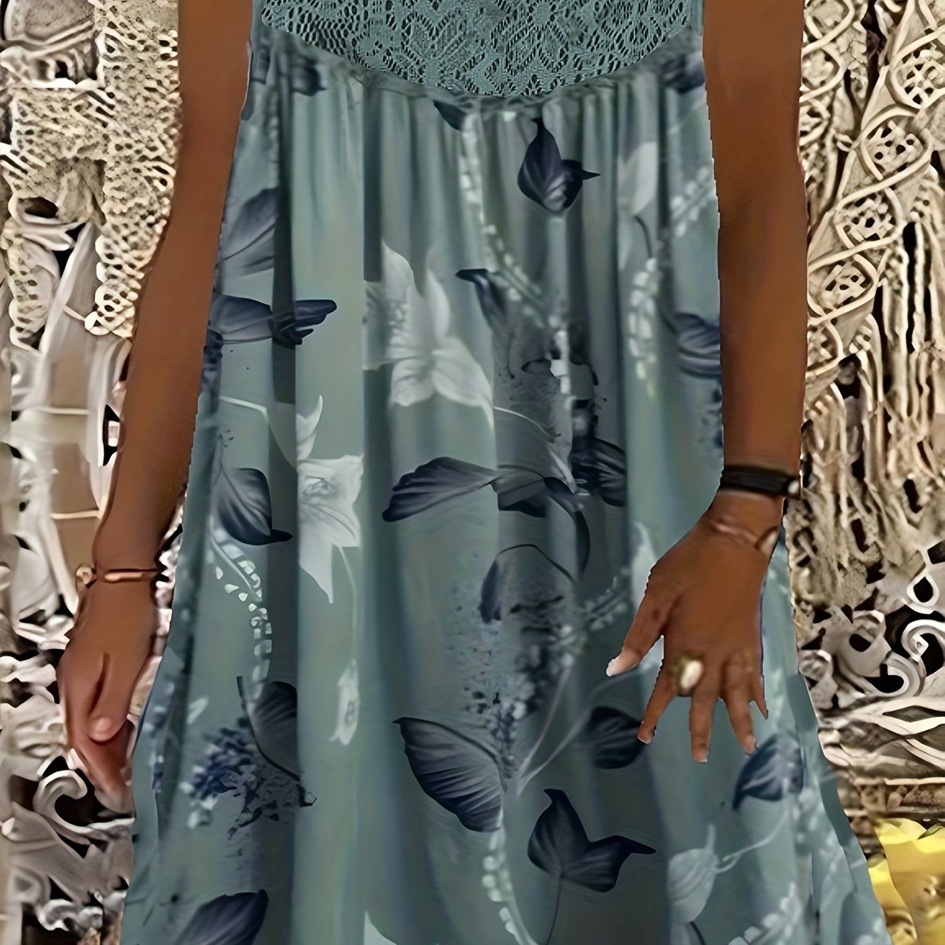 Vivien – Floral Lace Midi Dress