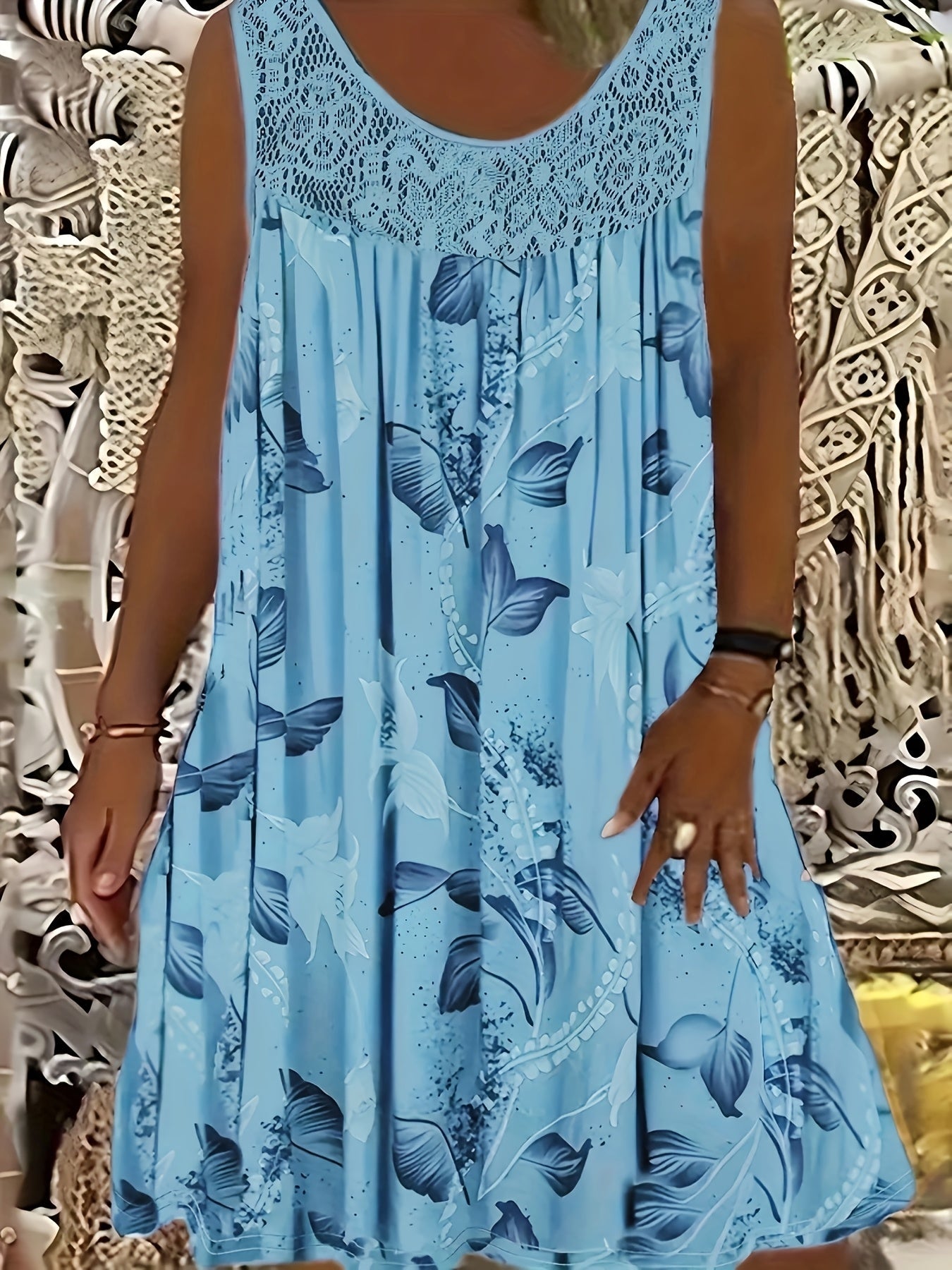 Vivien – Floral Lace Midi Dress