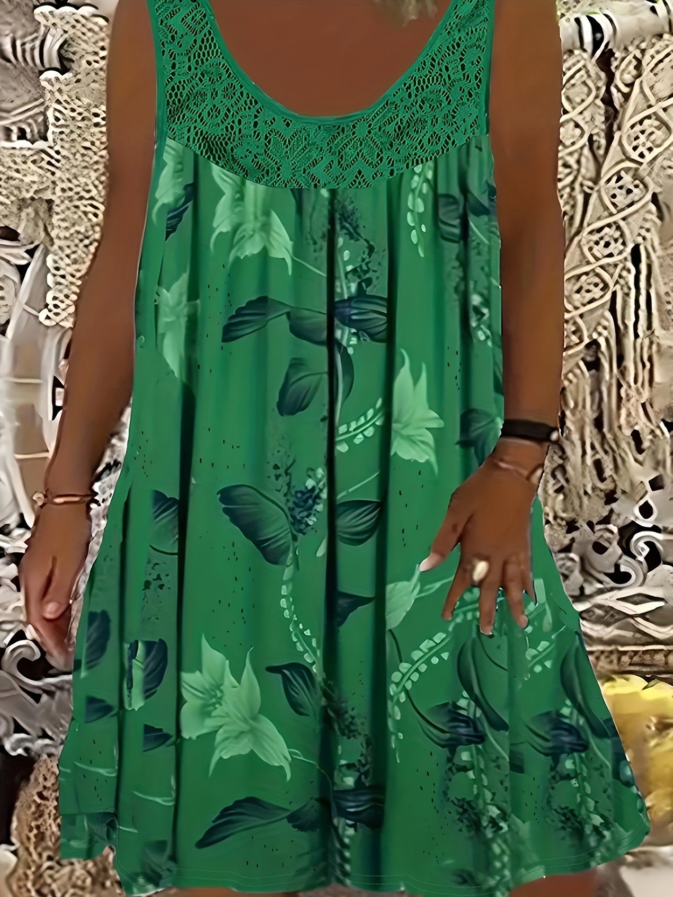 Vivien – Floral Lace Midi Dress