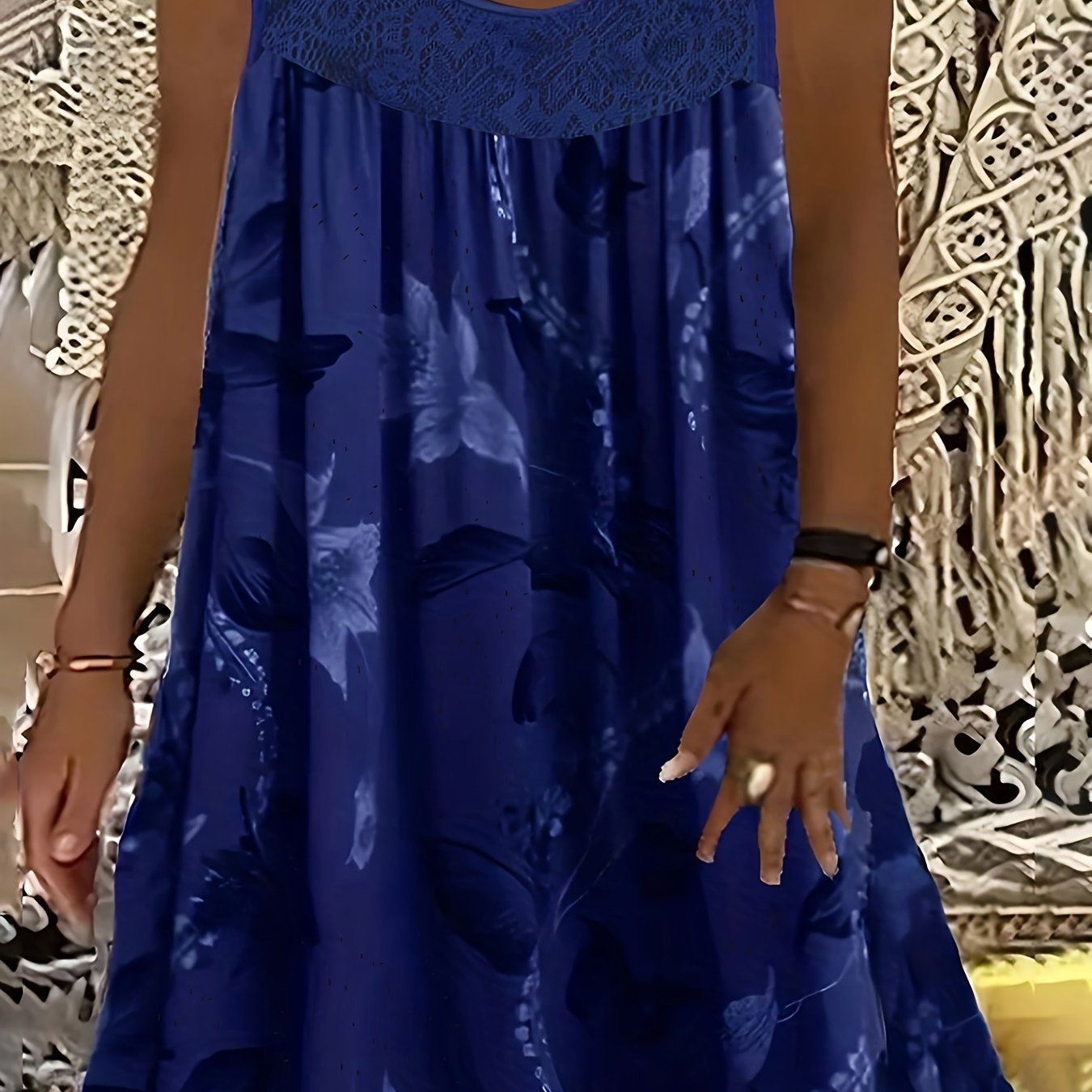 Vivien – Floral Lace Midi Dress