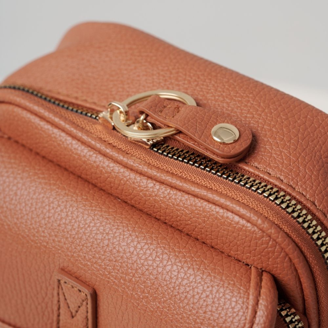 Valerie - Spacious Crossbody Bag