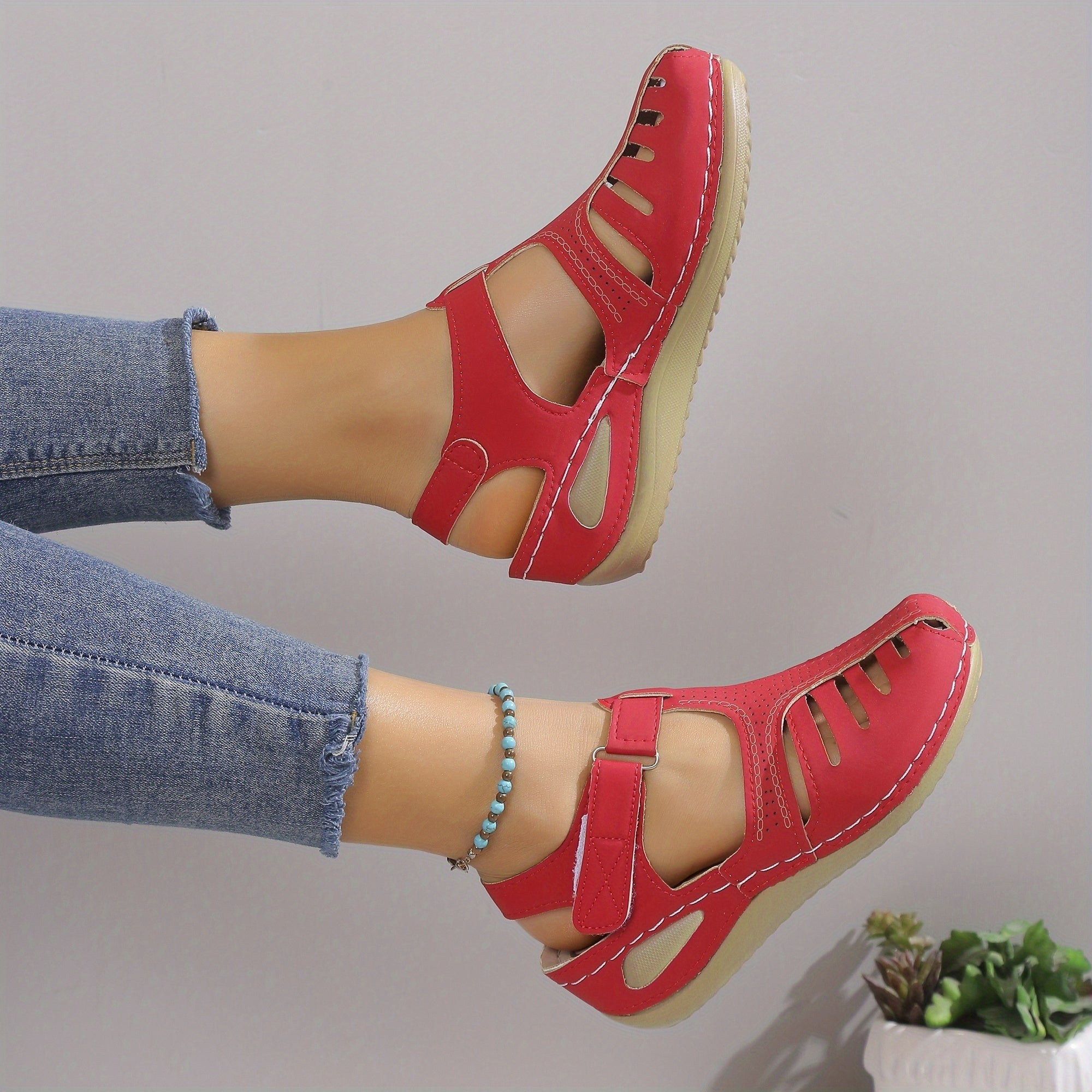 Verity – Comfort Sandals with a Gentle Lift