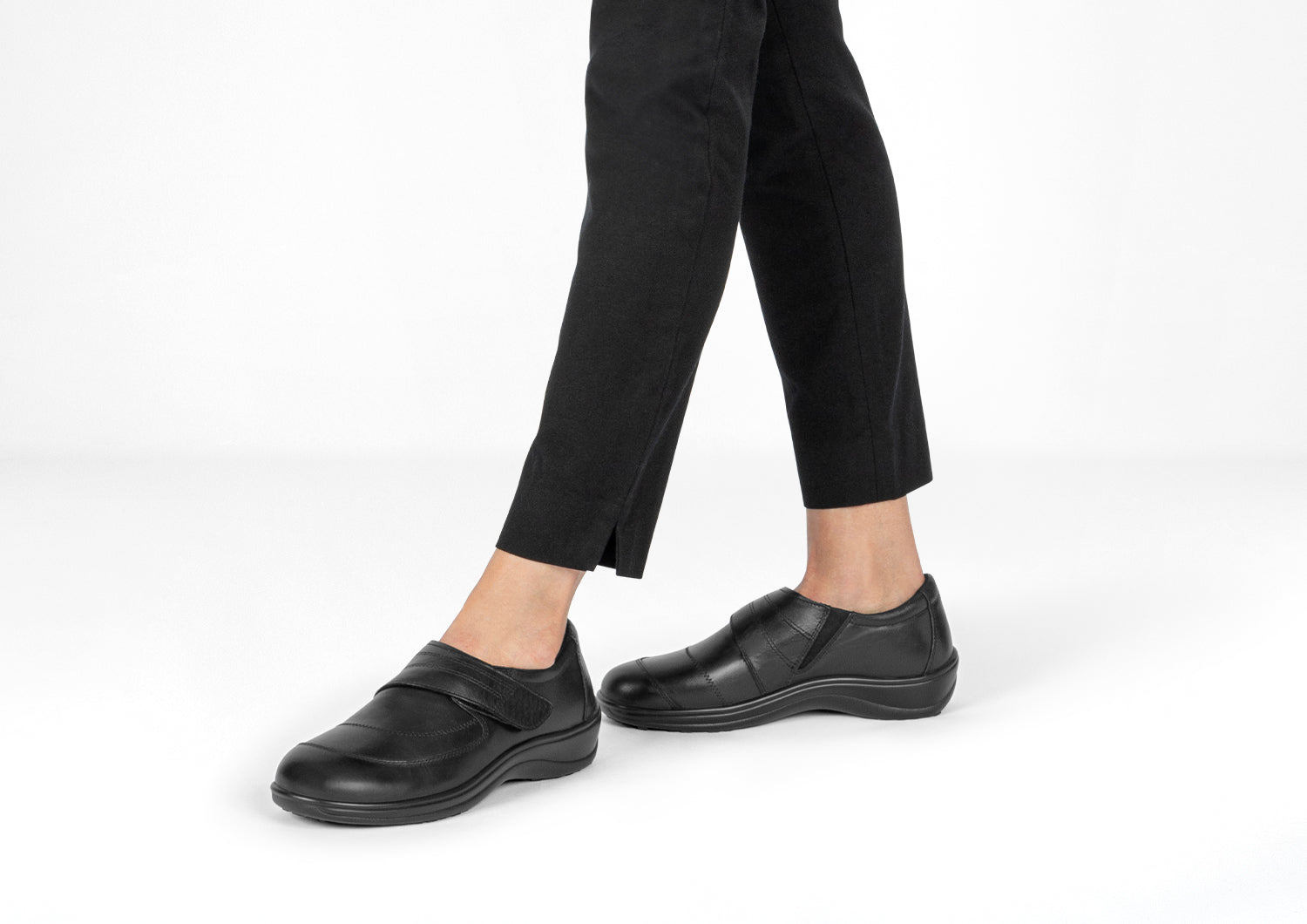 Delphine – Effortless Elegance in Timeless Black