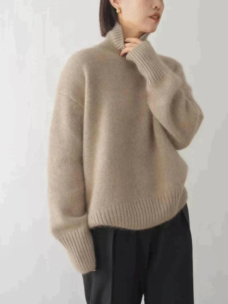 Lottie – Cashmere turtleneck of timeless elegance