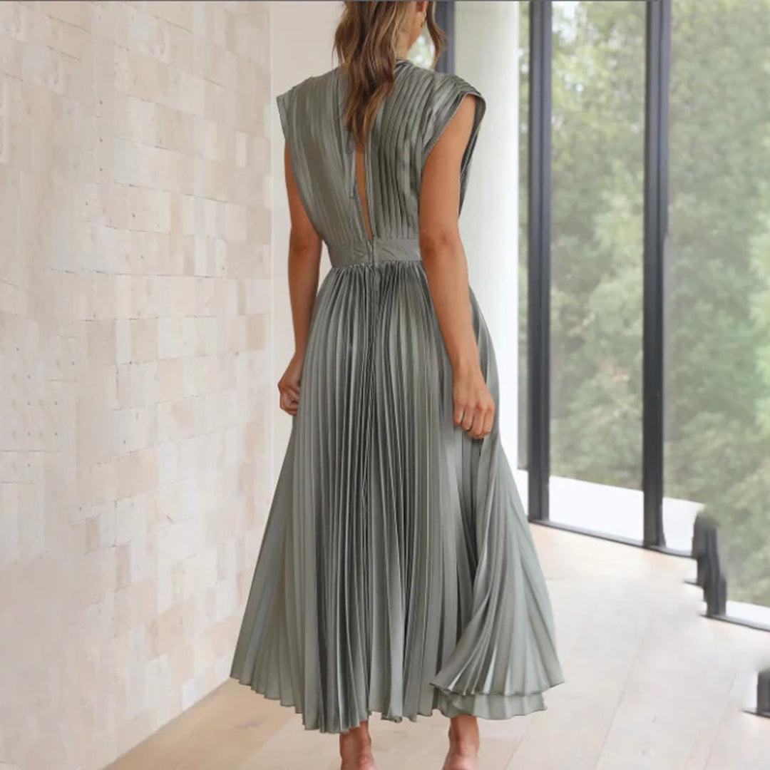 Evie - Timeless Pleated Midi Dress
