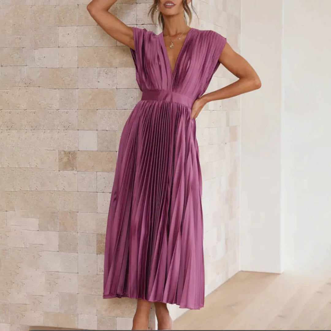 Evie - Timeless Pleated Midi Dress