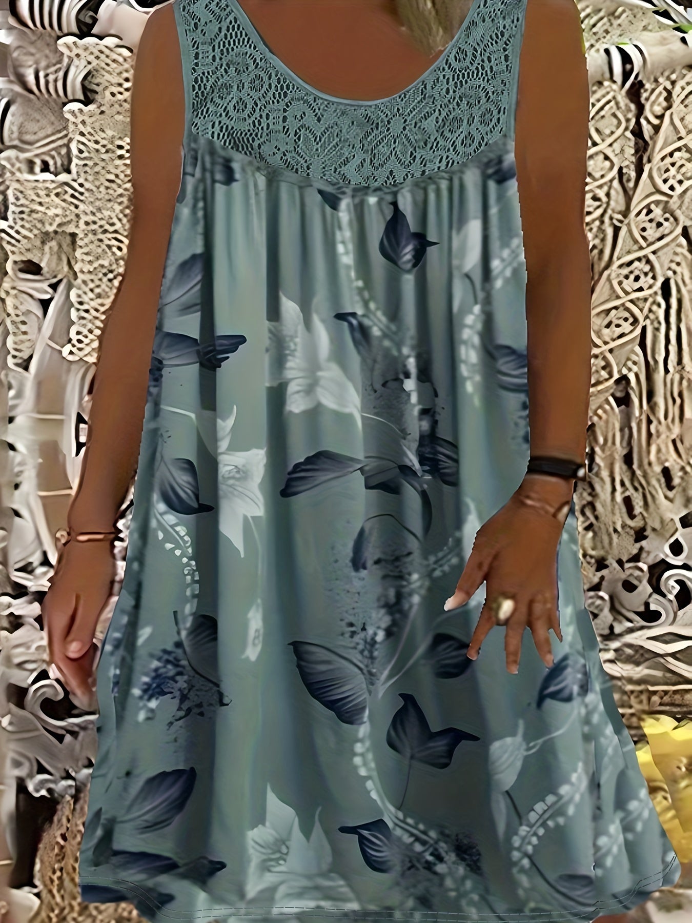 Vivien – Floral Lace Midi Dress