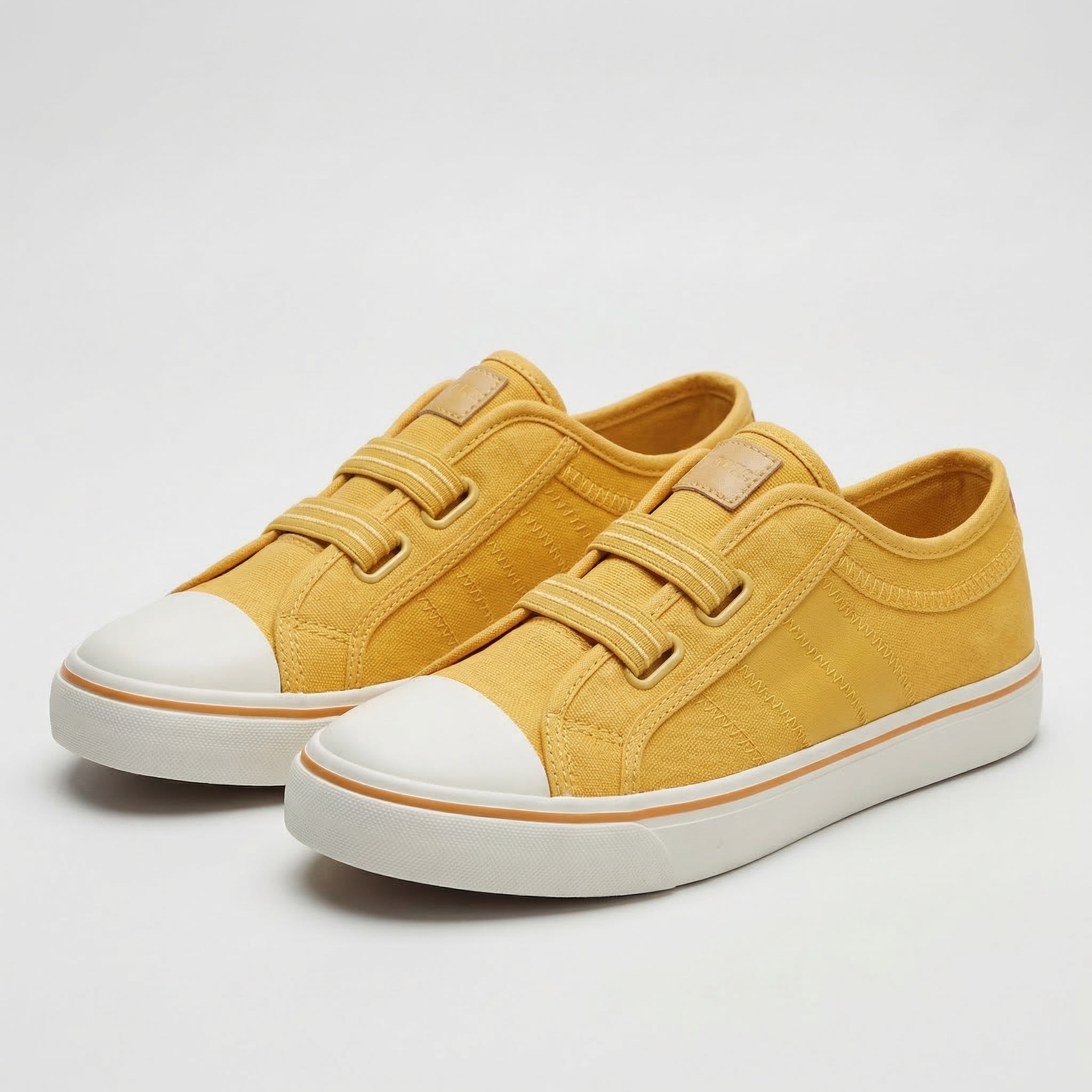 Vira – Casual Slip-On Sneakers
